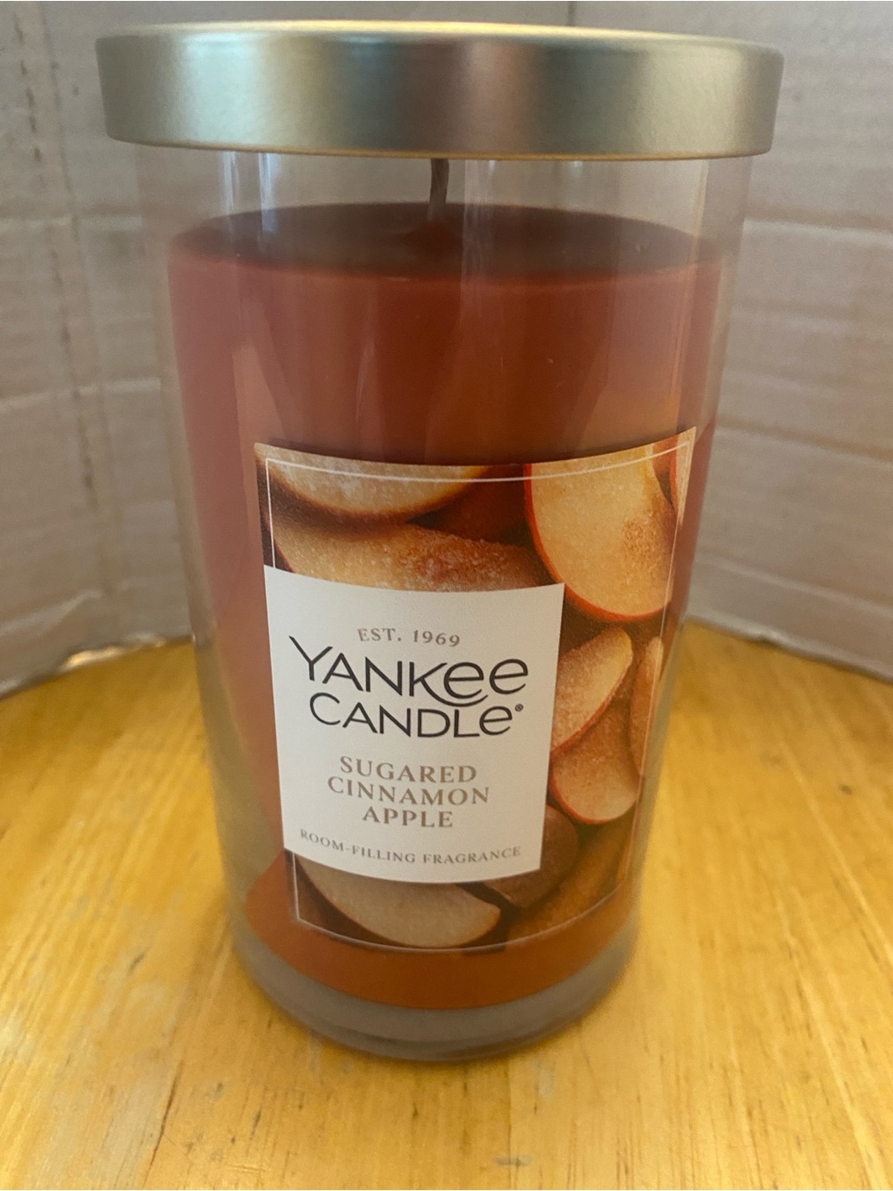 Yankee Candle Sugared Cinnamon Apple large 14.25 oz NWT